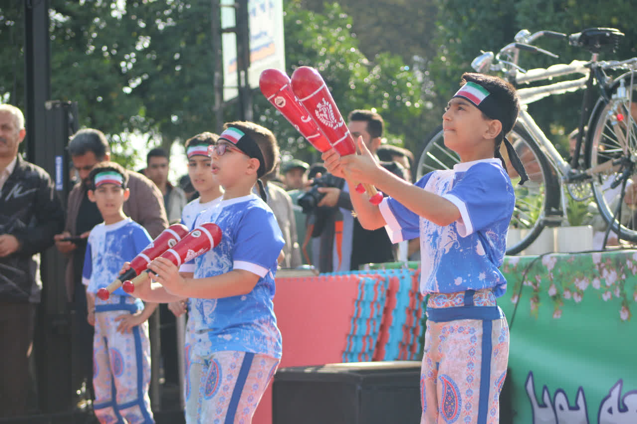 پیاده روی خانوادگی در بابل برگزار شد . پیاده روی خانوادگی در بابل برگزار شد .