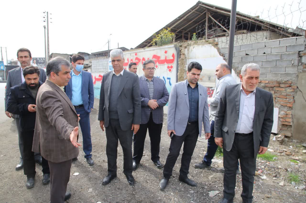 تملک و بازگشایی معبر جنب پل محمد حسن خان در راستای حل مشکل ترافیک شهر