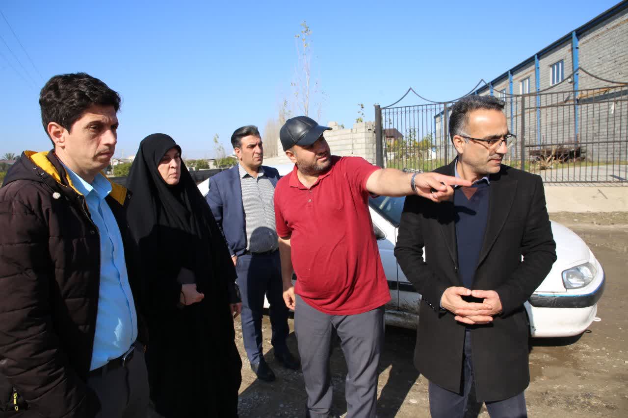 بازدید میدانی مرضیه علیجان نژاد سرپرست شهرداری بابل از نقاط دچار آبگرفتگی