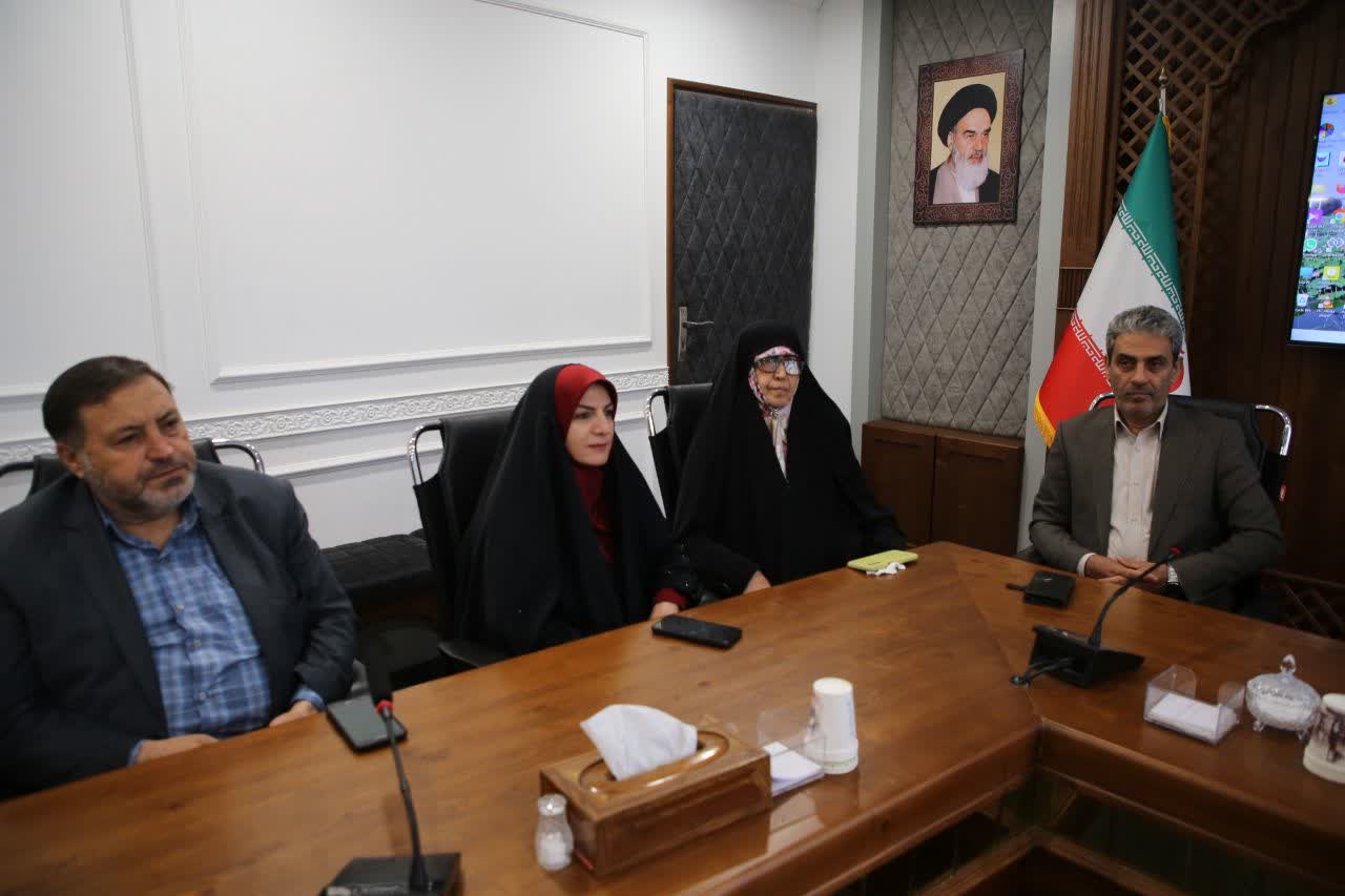جلسه و بازدید مدیران شهر و اعضای شورای اسلامی شهر ساوه از سامانه جامع خدمات شهری شهرداری بابل