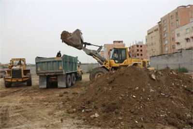 شروع عملیات پاکسازی طرح ضربتی معابر اصلی شهر از جمع آوری زباله ها، نخاله ها و مشاغل مزاحم جهت حفظ سیمای بصری شهر(منطقه 2 شهرداری )