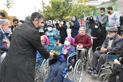 حضور فرماندار ویژه شهرستان بابل و رئیس شورای اسلامی شهر بابل و نائب رئیس شورا و اعضای شورا اسلامی شهر ومدیر فرهنگی شهرداری در دومین جشنواره فرهنگی و هنری ویژه معلولان با عنوان به توان خورشید