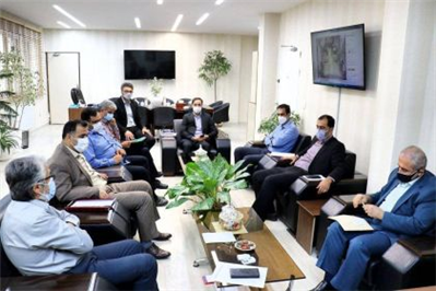 متاسفانه شیوع ویروس كرونا بر فعالیت های اقتصادی مردم تأثیر منفی گذاشته و درآمد شهرداری را كاهش و هزینه های آن را افزایش داده است در دوران سخت كرونایی و در چارچوب قانون، تعامل و همكاری با شهروندان بیشتر شود.
