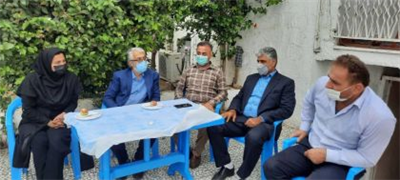 حضورقربانعلی ولی زاده بورا فرماندار ویژه بابل، محمد قاسم دابوئیان سرپرست شهرداری بابل به همراه اعضای شورای شهر در منزل پدر پهلوان علی اكبرپور قهرمان كشتی آزاد جوانان جهان