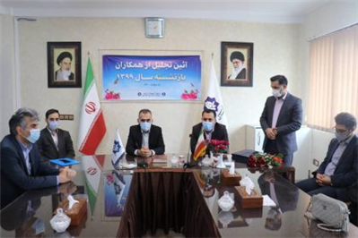 تجلیل از همکاران بازنشسته را وظیفه خود می دانم