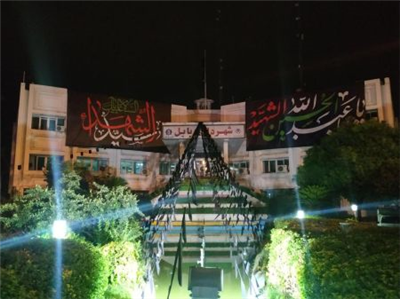 به منظور ترویج فرهنگ عاشورایی، امسال فضاسازی شهر بابل با توجه به شرایط کرونایی، متفاوت با سال های قبل و با شور و حال خاصی اجرا شده است